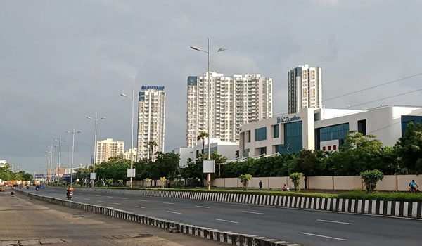 Sholinganallur ELCOT SEZ, OMR tech offices, schools and Akkarai Beach in South Chennai